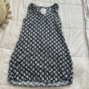 Black & white parrerned shift dress